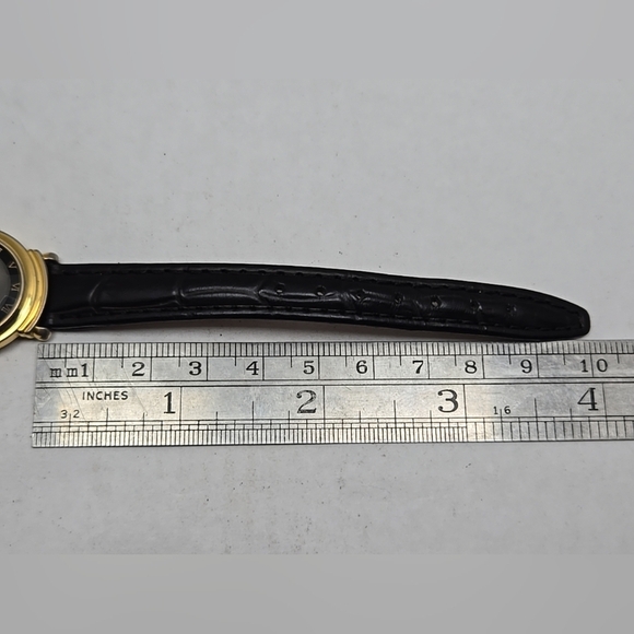 Womens Vintage LA Express LAX572 Watch Faceted Crystal Gold Leather New Battery - Picture 7 of 11